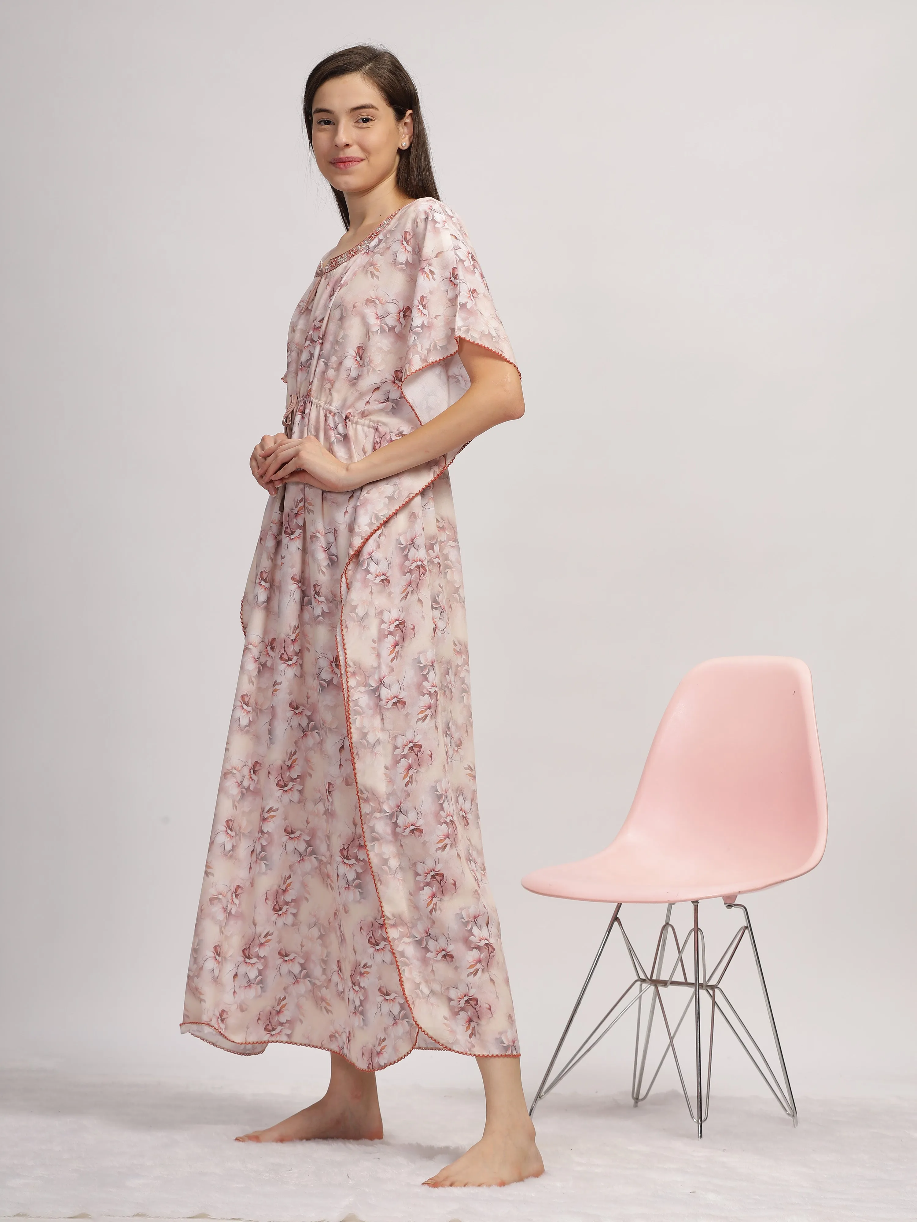 Beige Poly Viscose Kaftan: Classic with a Touch of Sophisticated Beige Comfort