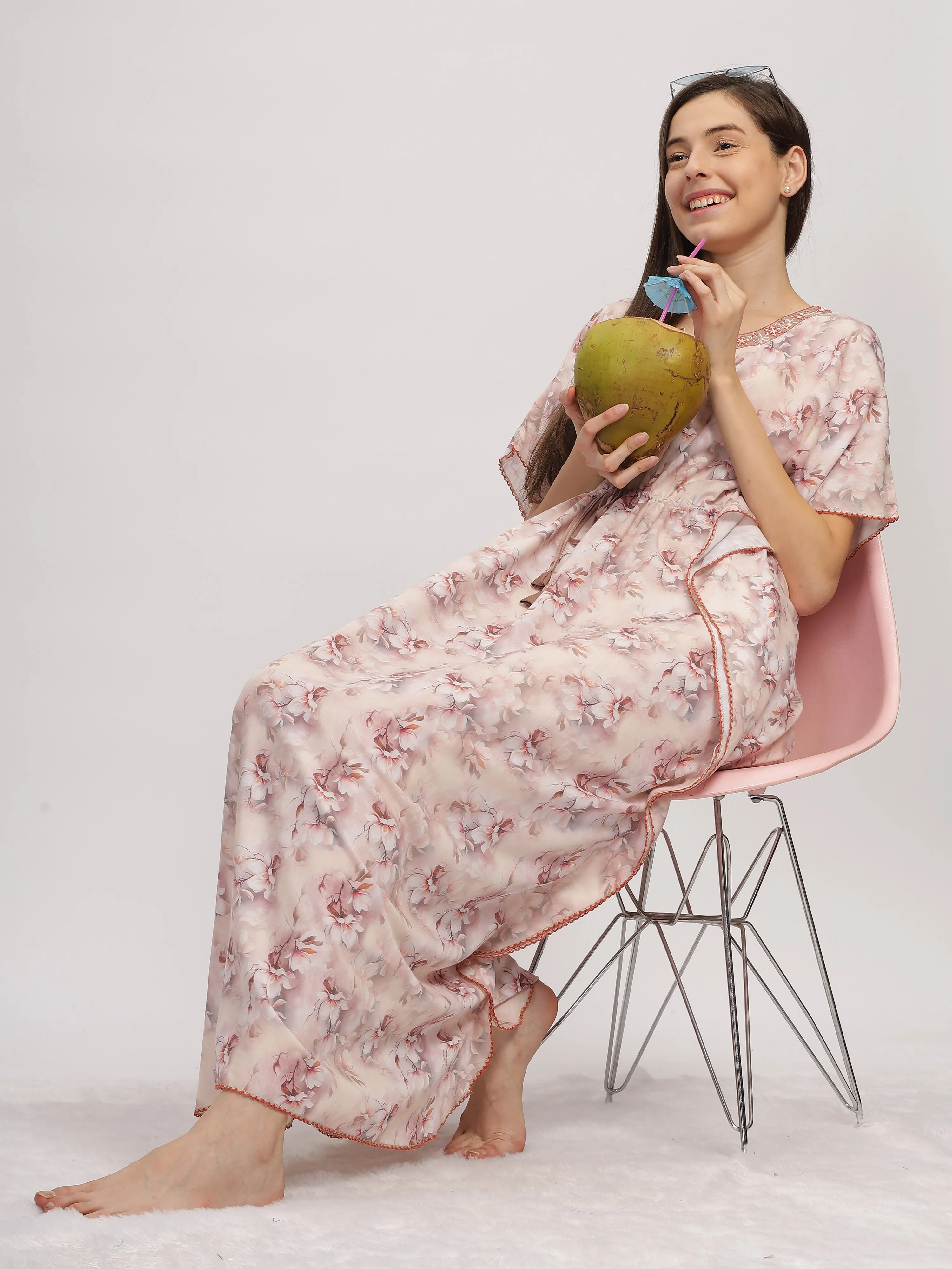 Beige Poly Viscose Kaftan: Classic with a Touch of Sophisticated Beige Comfort