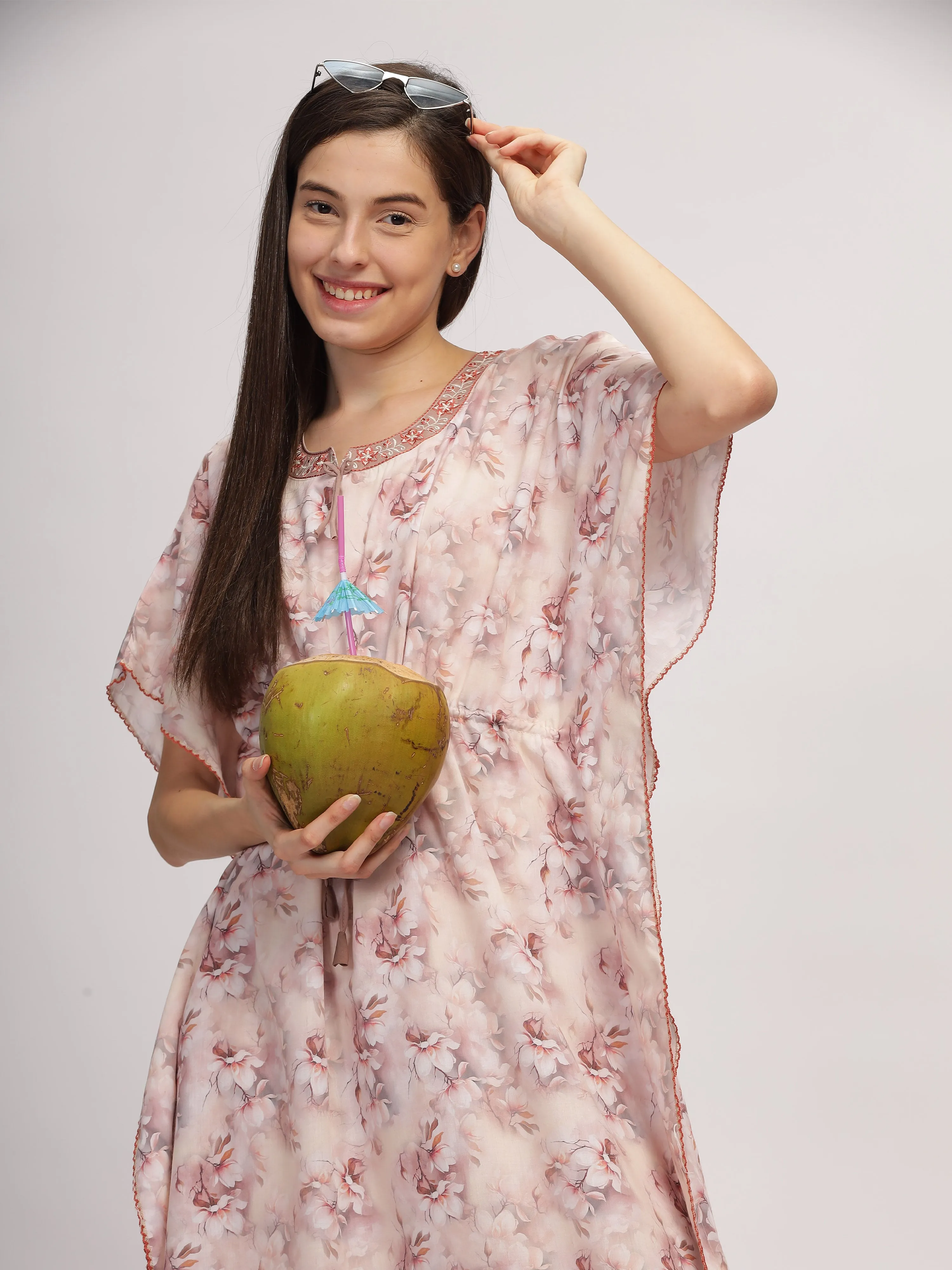 Beige Poly Viscose Kaftan: Classic with a Touch of Sophisticated Beige Comfort