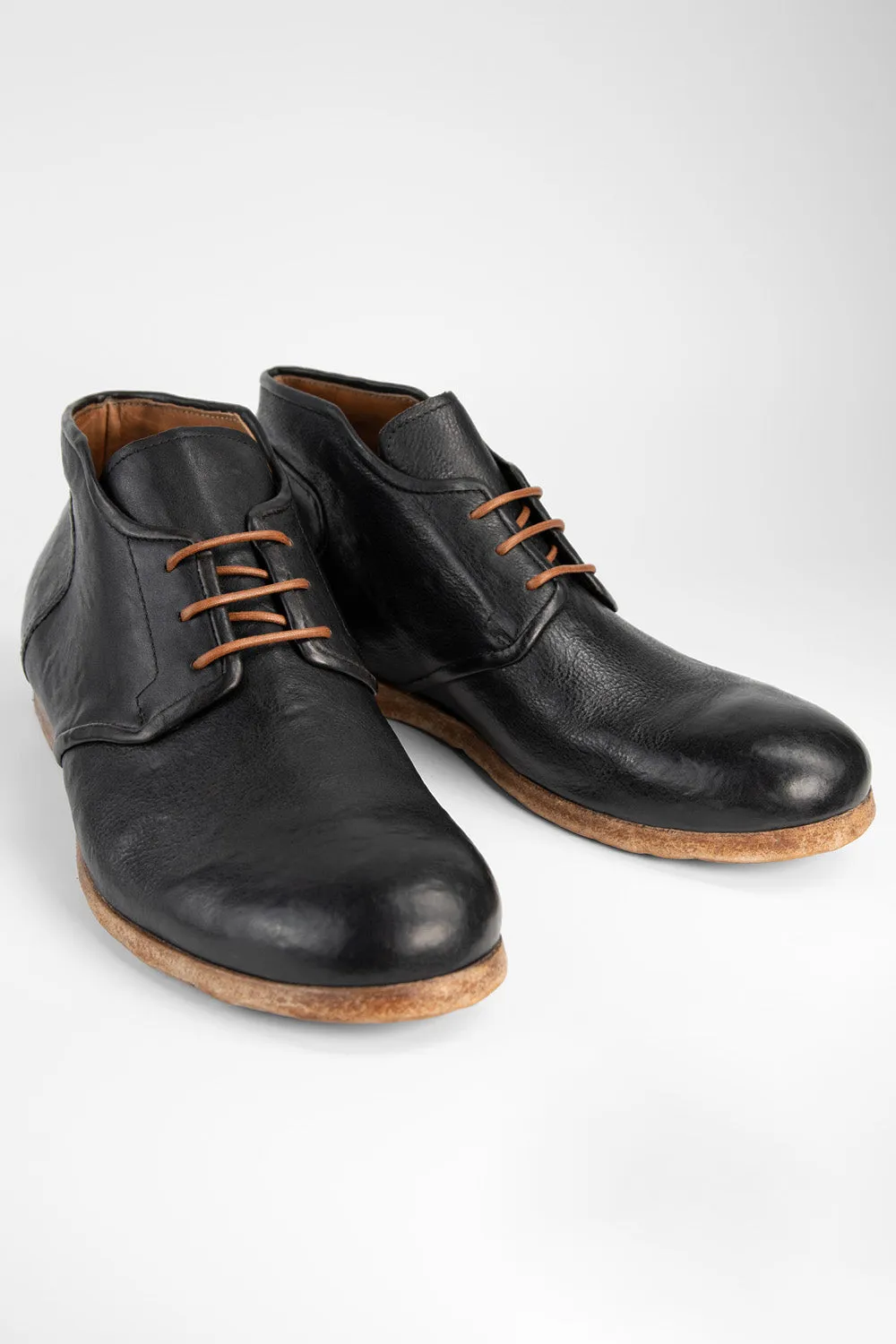 BRUCE rugged-black chukka boots.