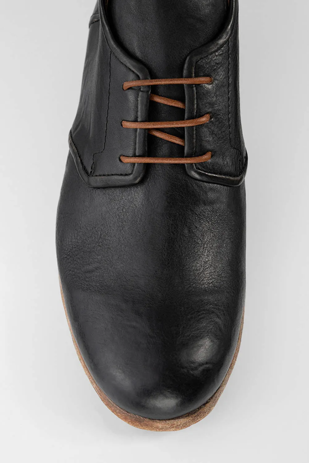 BRUCE rugged-black chukka boots.