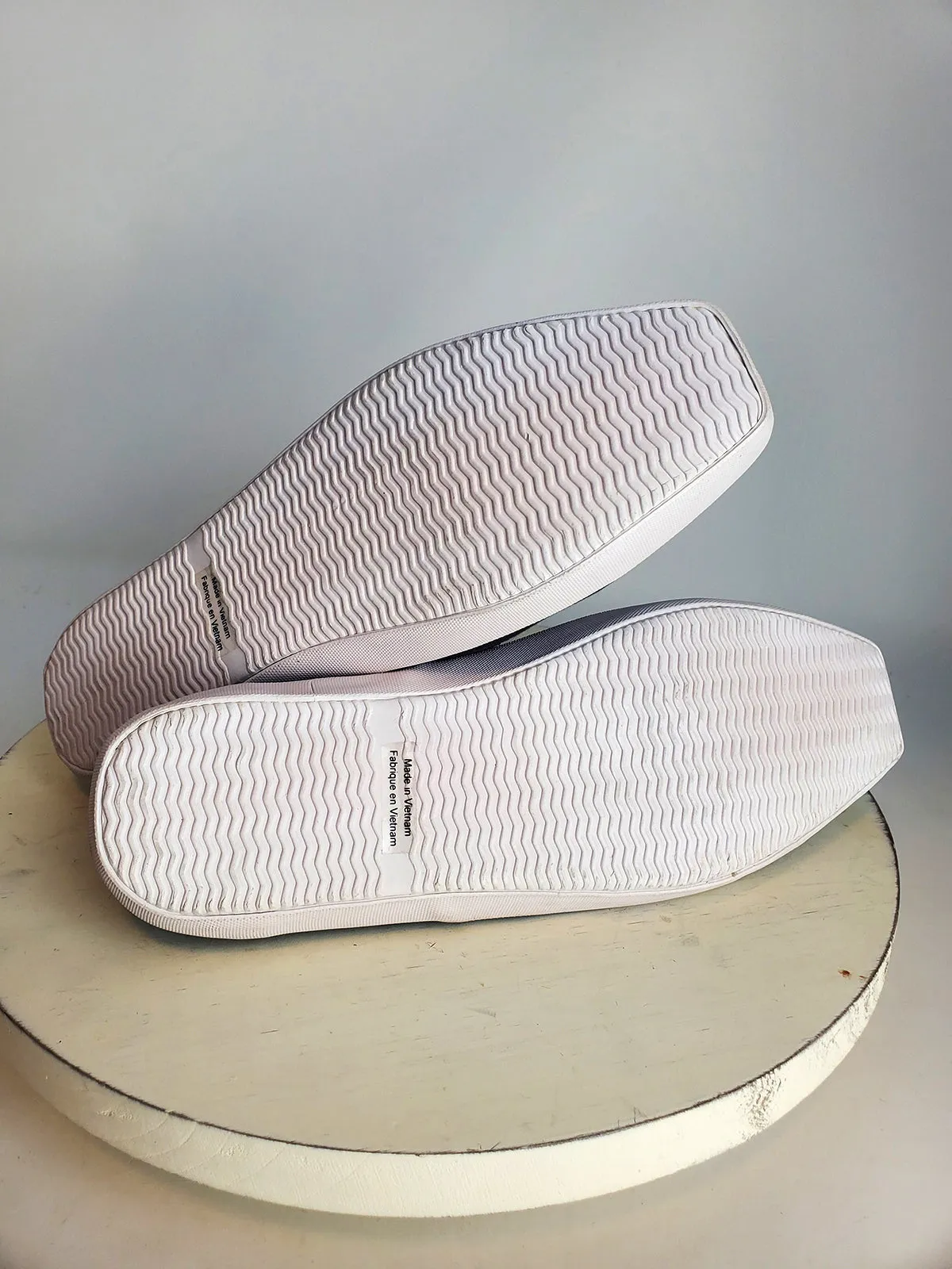 Jeffrey Campbell JC Play Size 9 Gray Slip-On Sneakers